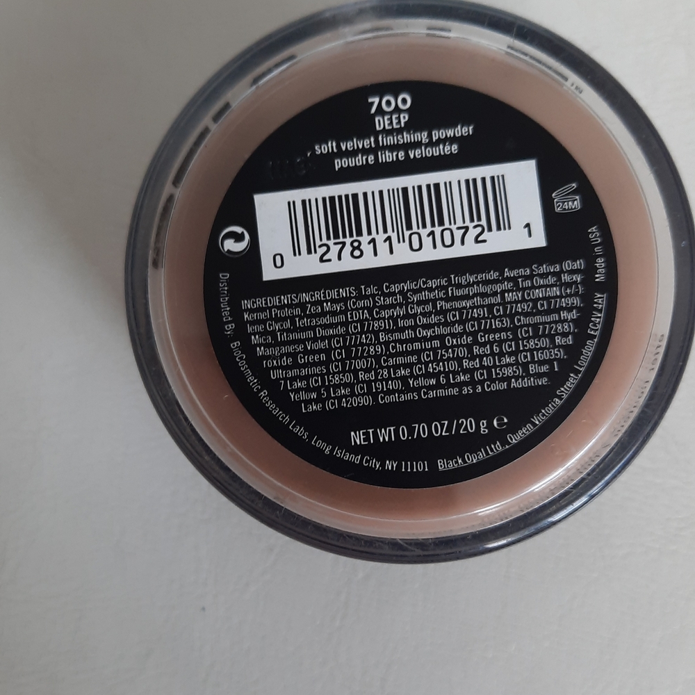 Black Opal Soft Velvet Finishing Powder - Deep
